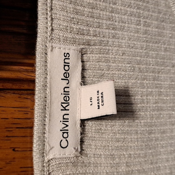 Calvin Klein - Picture 2 of 4